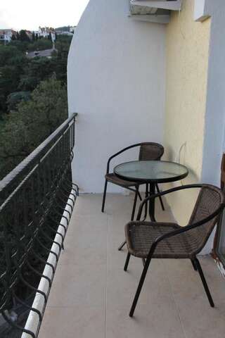 Гостевой дом Guest House Panorama  Ялта Апартаменты с видом на море-7