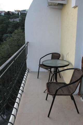 Гостевой дом Guest House Panorama  Ялта Апартаменты с видом на море-14